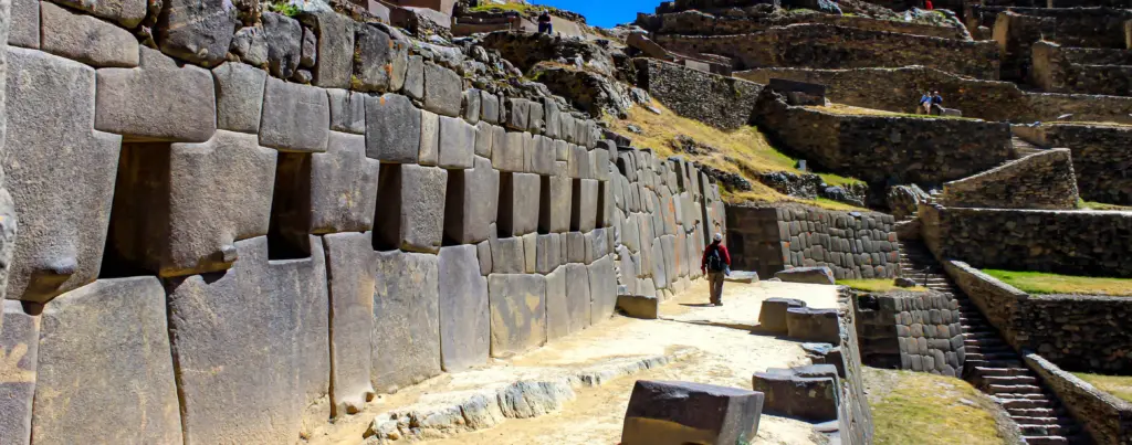 Calle de las Diez Ventanas en ollantaytambo