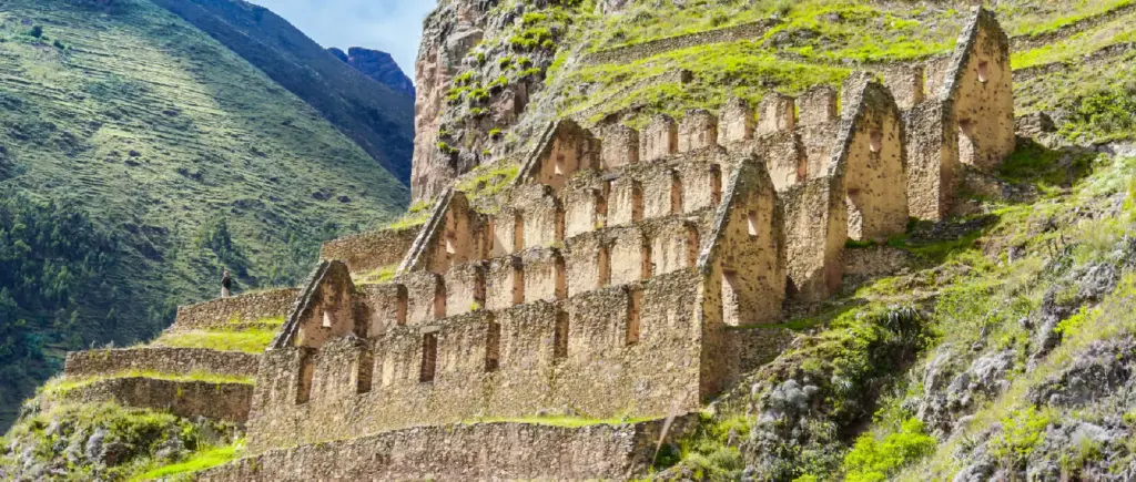 Los Almacenes Incas de ollantaytambo