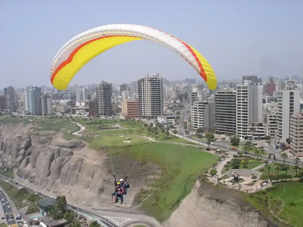 Parapente en Miraflores, Lima