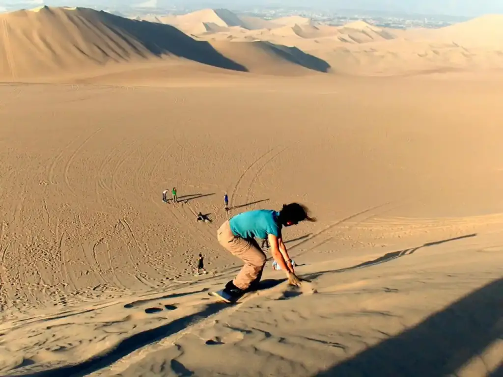 Sandboarding en Huacachina
