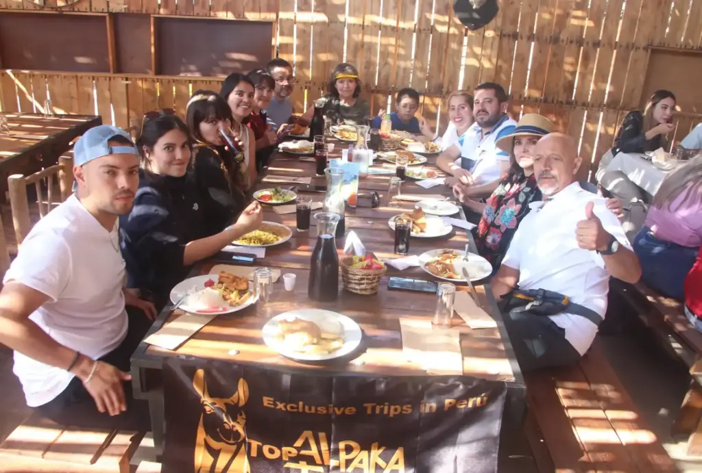 almuerzo en huacachina