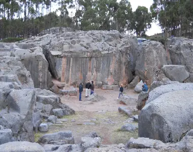 historia de qenqo cusco