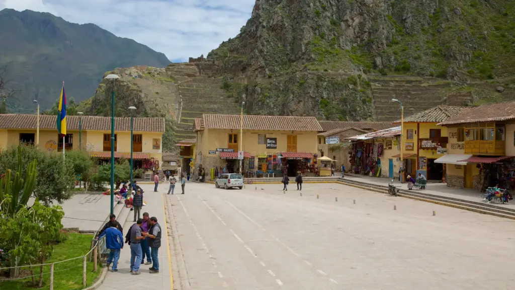 plaza principal de ollantaytambo
