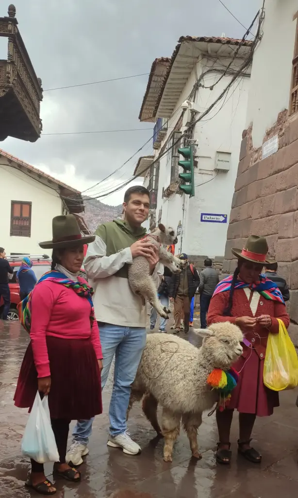 foto con llamas en cusco