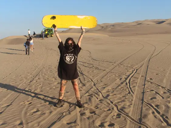 sandboarding en huacachina